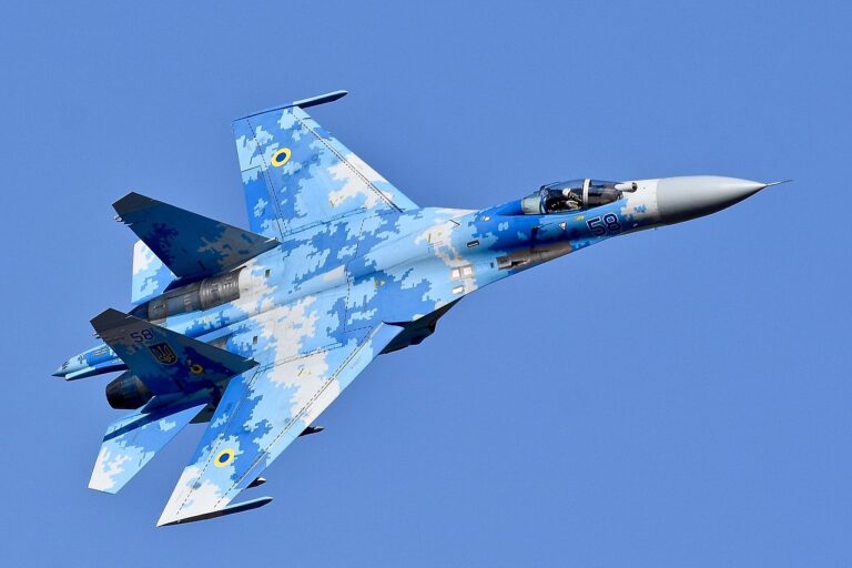 1280px-Ukrainian_Air_Force_Sukhoi_Su-27P_Flanker_(29583343448)