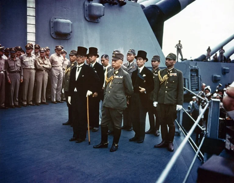 416162_Surrender_of_Japan_-_USS_Missouri_restored_new_960x380_0