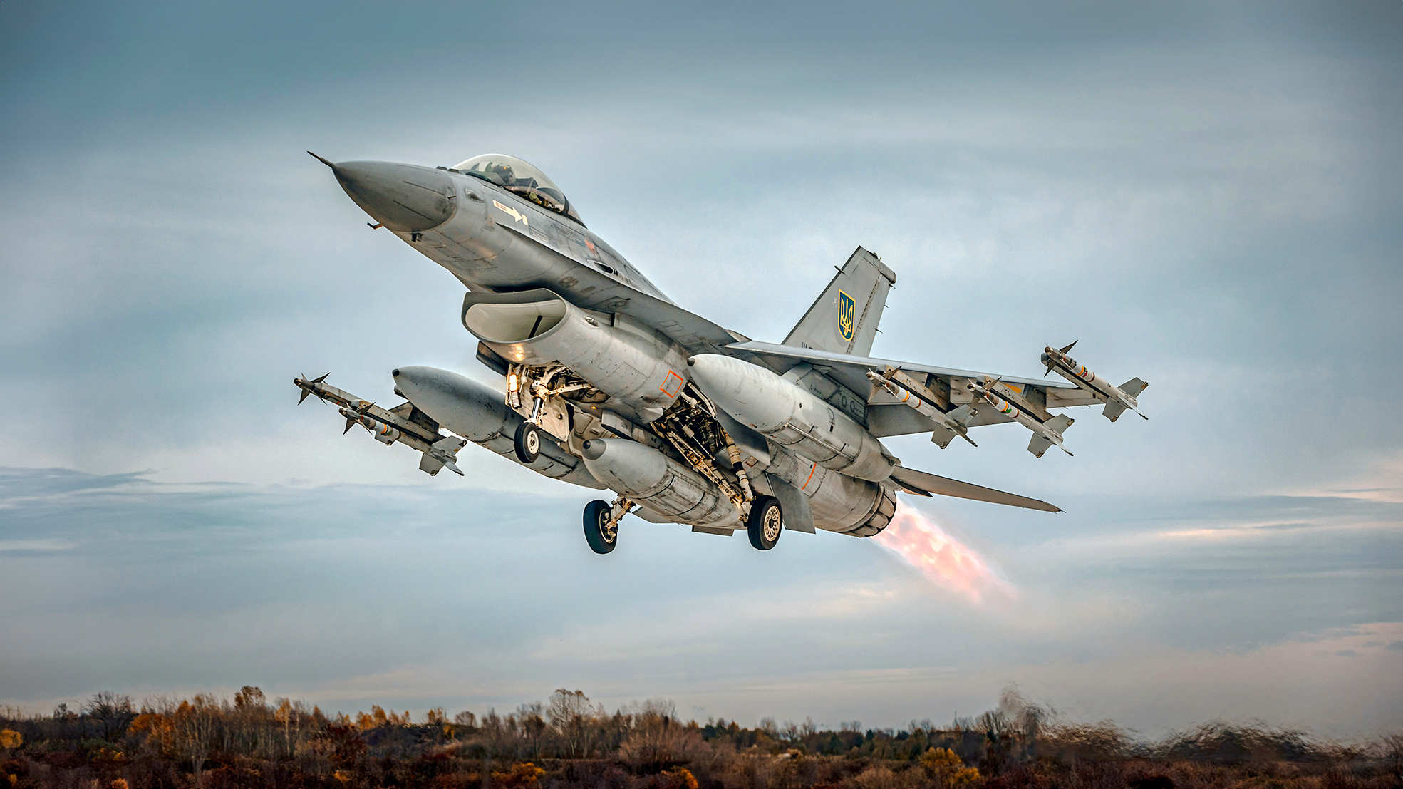 F-16AM_Ukrainian_Air_Force_during_take_off