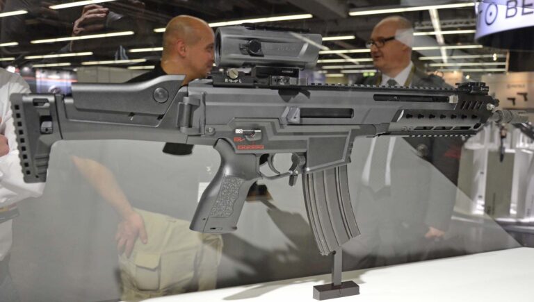 hk433-na-stende-na-vystavke