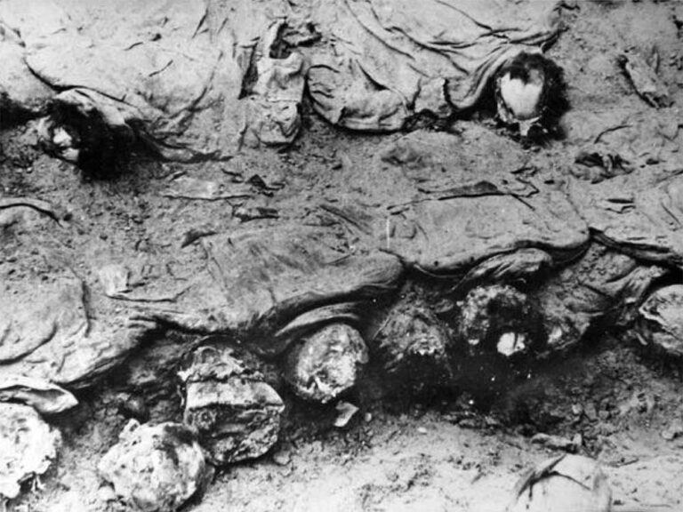 Katyn_Tragedy_Echumation