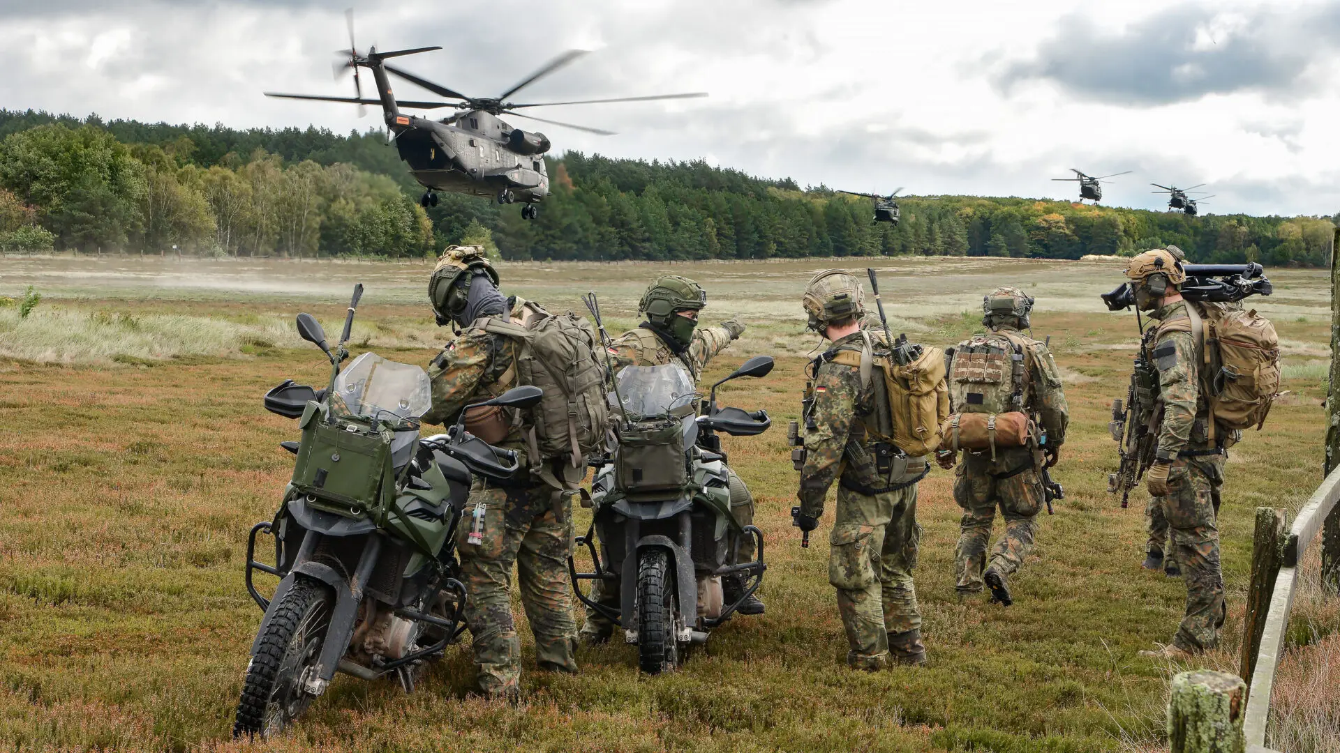 Nimetski-vijskovi-z-31-go-parashutno-desantnogo-polku-na-navchannyah