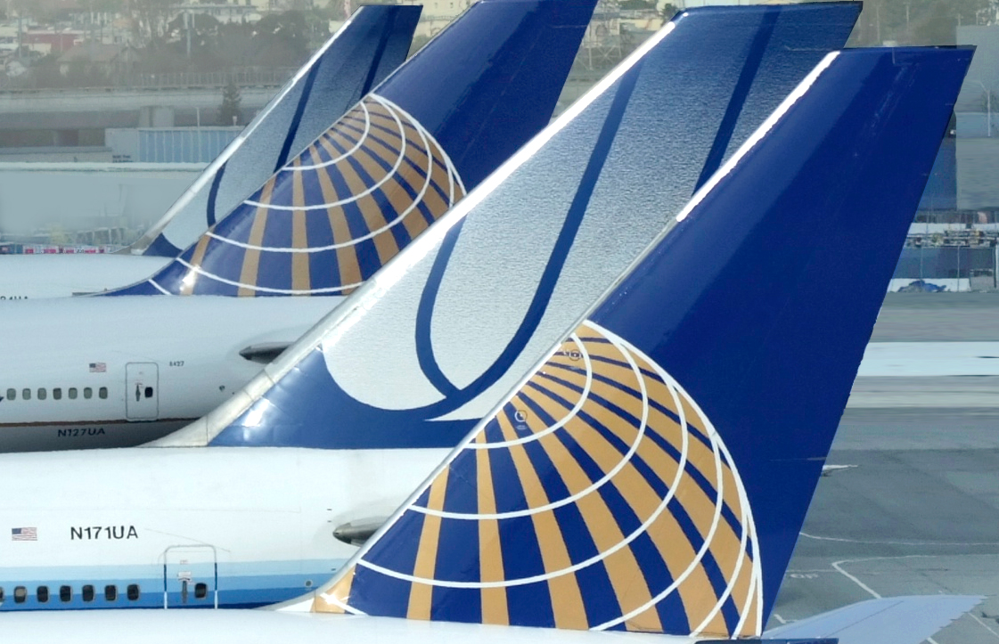United_Continental_airliner_tails