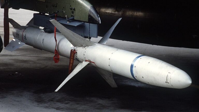 AGM-88_HARM_on_F-4G_(cropped)