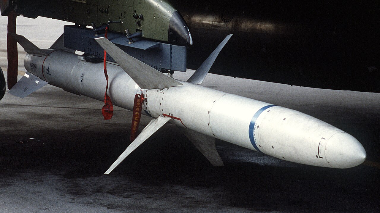 AGM-88_HARM_on_F-4G_(cropped)