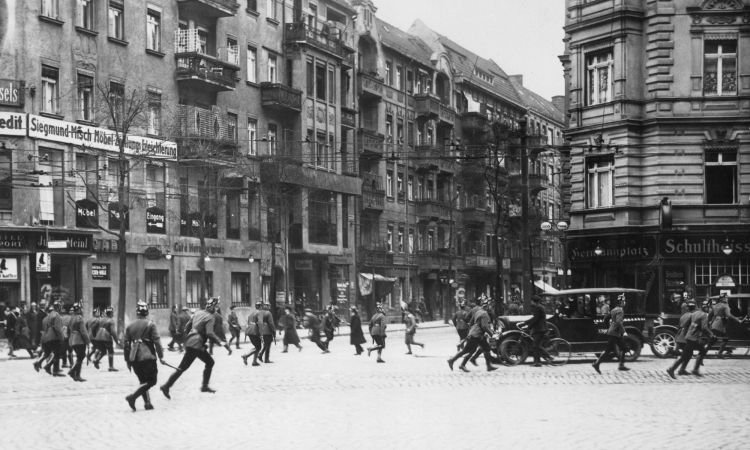 chinniki-shho-vplivali-na-rozvitok-vejmarskoyi-respubliki