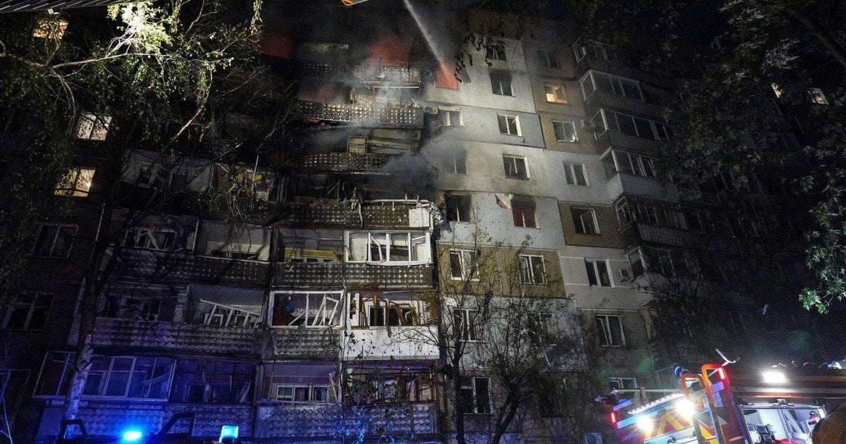 Пошкоджений багатоповерховий будинок у Київщині після нічної атаки Росії