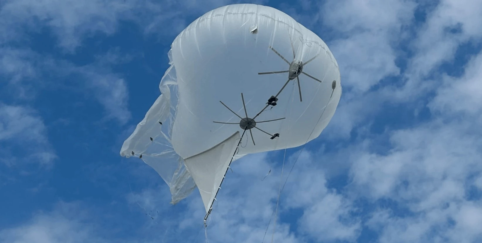 foto-1.-vijskovyj-aerostat-vyrobnycztva-kompaniyi-aerobavovna (1)