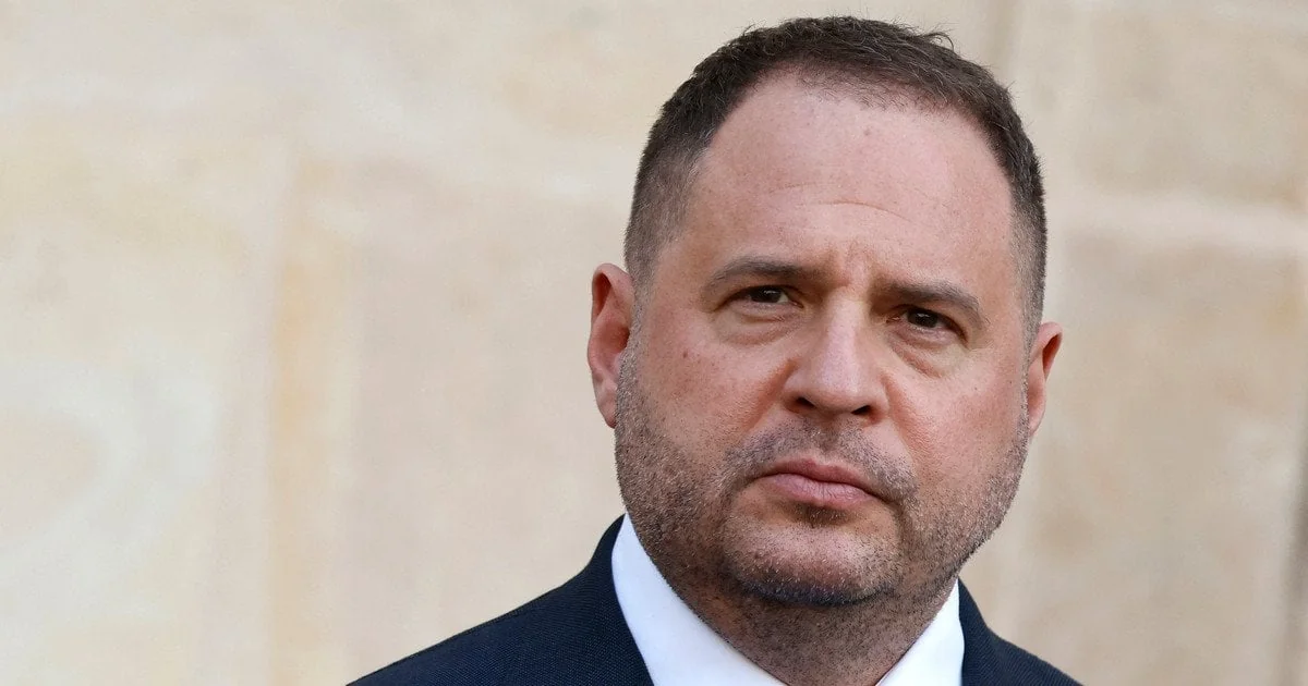 Андрій Єрмак, 4 диппаспорти та 86 виїздів за кордон з вторгнення