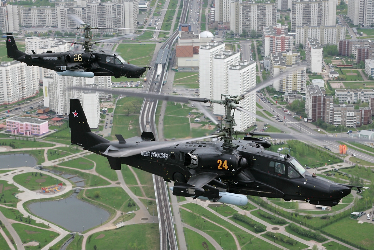 Ka-50_helicopters_over_Moscow