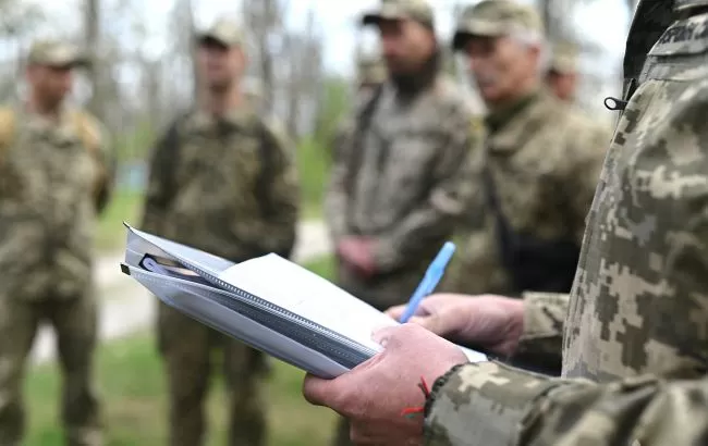 kontrakt-i-mobilizacija-v-chomu-riznicja-ta-jaki-umovi-pojasnennja-suhoputnih-vijsk-zsu-2a87cac