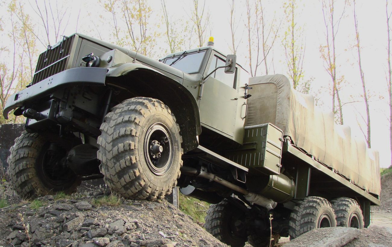 kraz_255b_kraz_gruzovik_1300x820