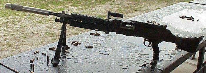 m240-lehendarnyi-kulemet-shcho-zminyv-pravyla-boiu-daae