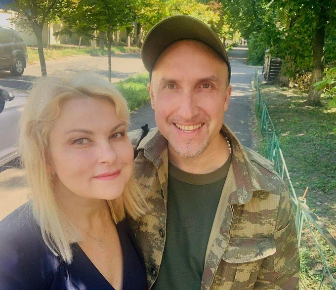 Марія Бурмака зі братом Святославом на архівній світлині