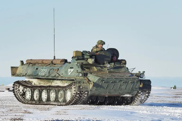 mtlb-lehendarnyi-tiahach-iakyi-stav-robochoiu-koniachkoiu-viiny-9558