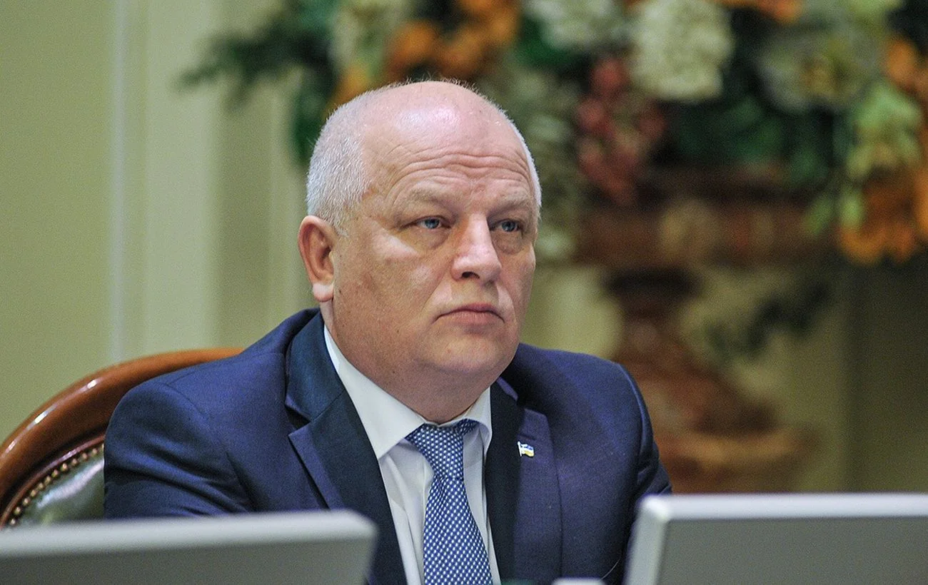 Степан Кубів на засіданні Верховної Ради в синьому костюмі
