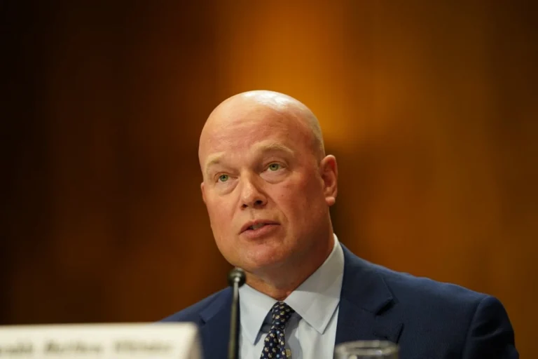 Екс-посол США Вільям Тейлор виступає на Київському безпековому форумі про умови миру в Україні