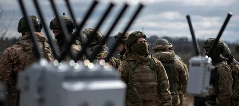 Російські військові розгортають 4 полки та 162 батареї РЕБ проти дронів ЗСУ