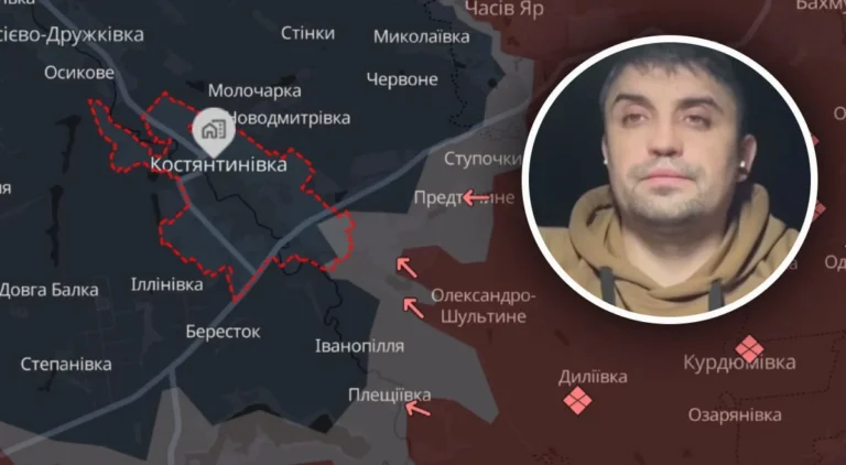Олександр Сирський на тлі карти прориву окупантів до Костянтинівки