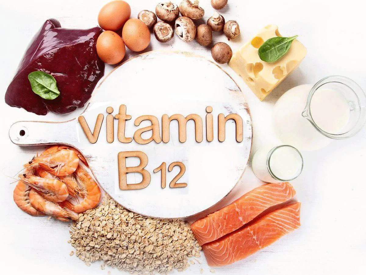 Продукти з вітаміном B12: печінка, лосось, яйця та молоко для сповільнення старіння