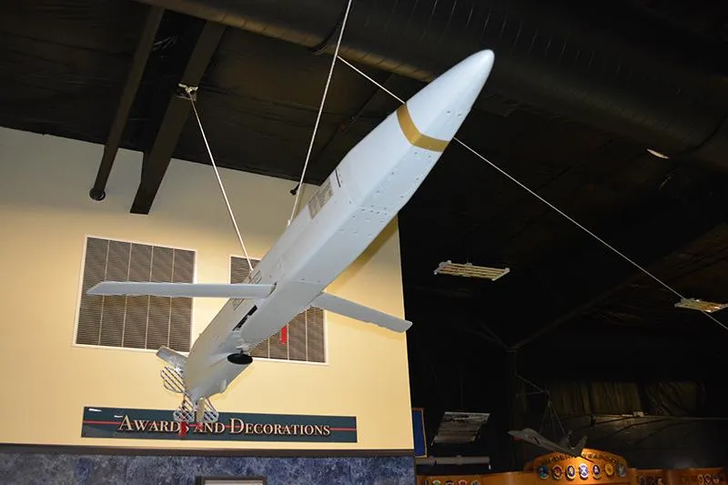 agm-160-mald-povitriana-prymanka-shcho-duryt-ppo-voroha-b2ab