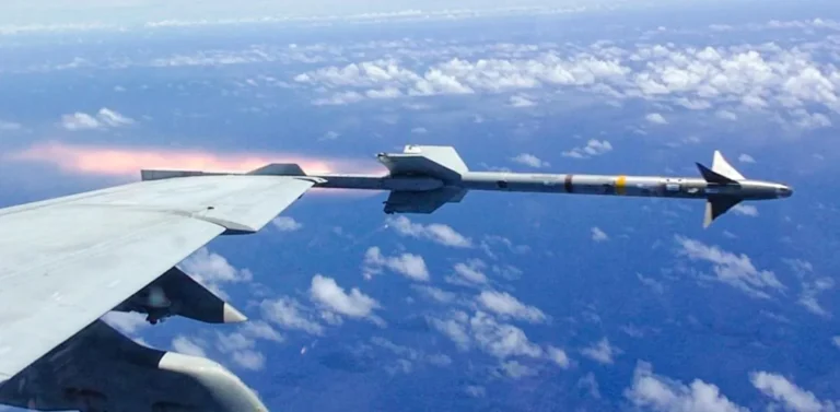 aim-9-sidewinder-amerykanska-raketa-shcho-zminyla-voiennyi-arsenal-43c4