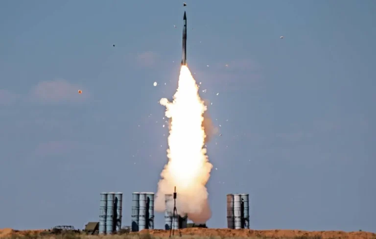 balistychna-raketa-s-300-potuzhna-zenitna-systema-vid-srsr-do-suchasnosti-29ac