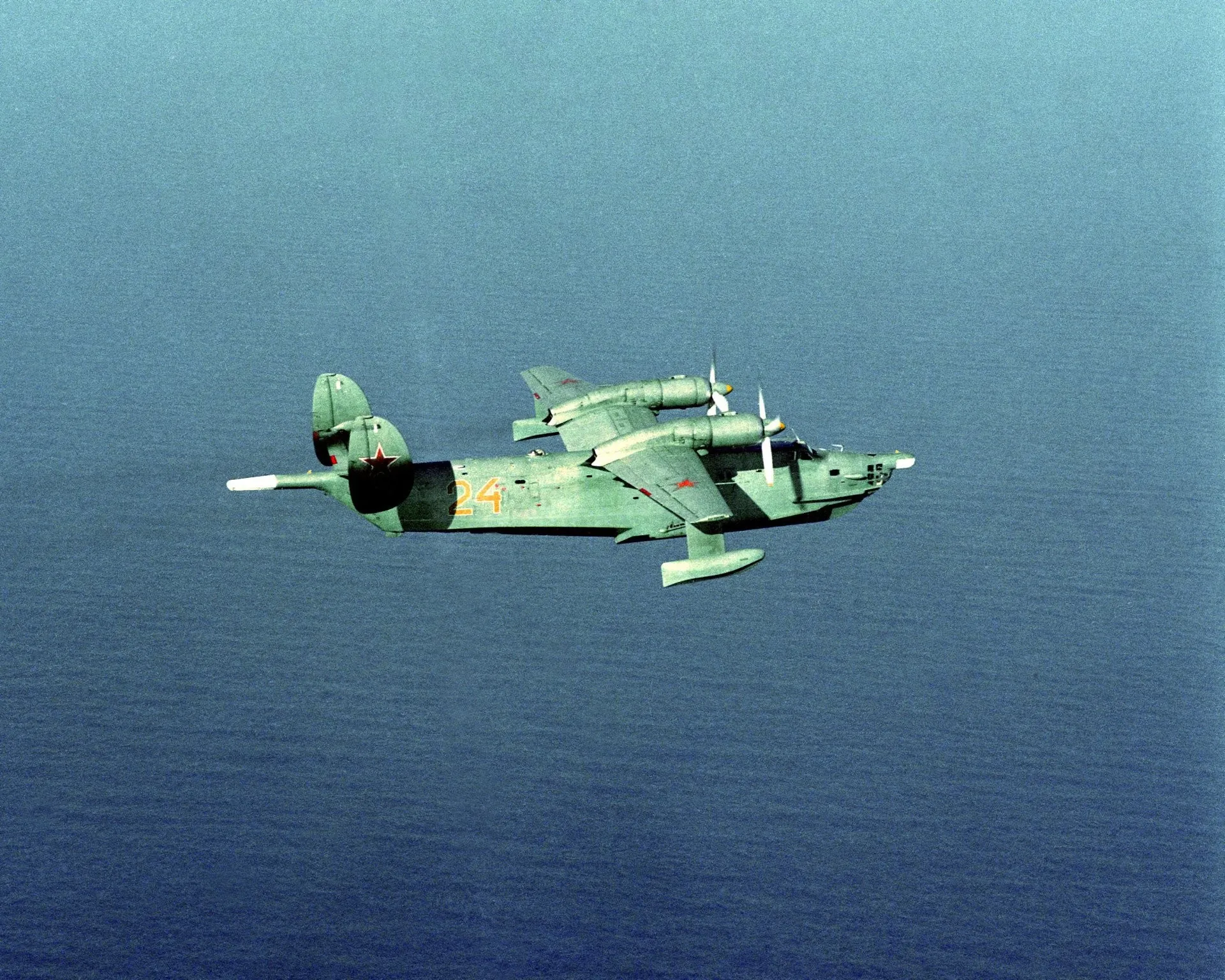 be-12-chaika-unikalnyi-litak-amfibiia-shcho-sluzhyt-uzhe-ponad-shistdesiat-piat-d178