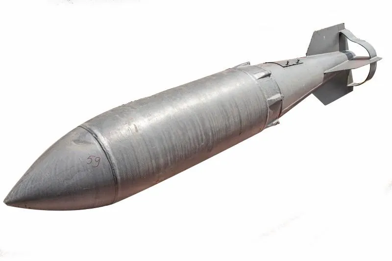 betab-500shp-betonoboina-aviatsiina-bomba-iz-reaktyvnym-uskorytelem-704e