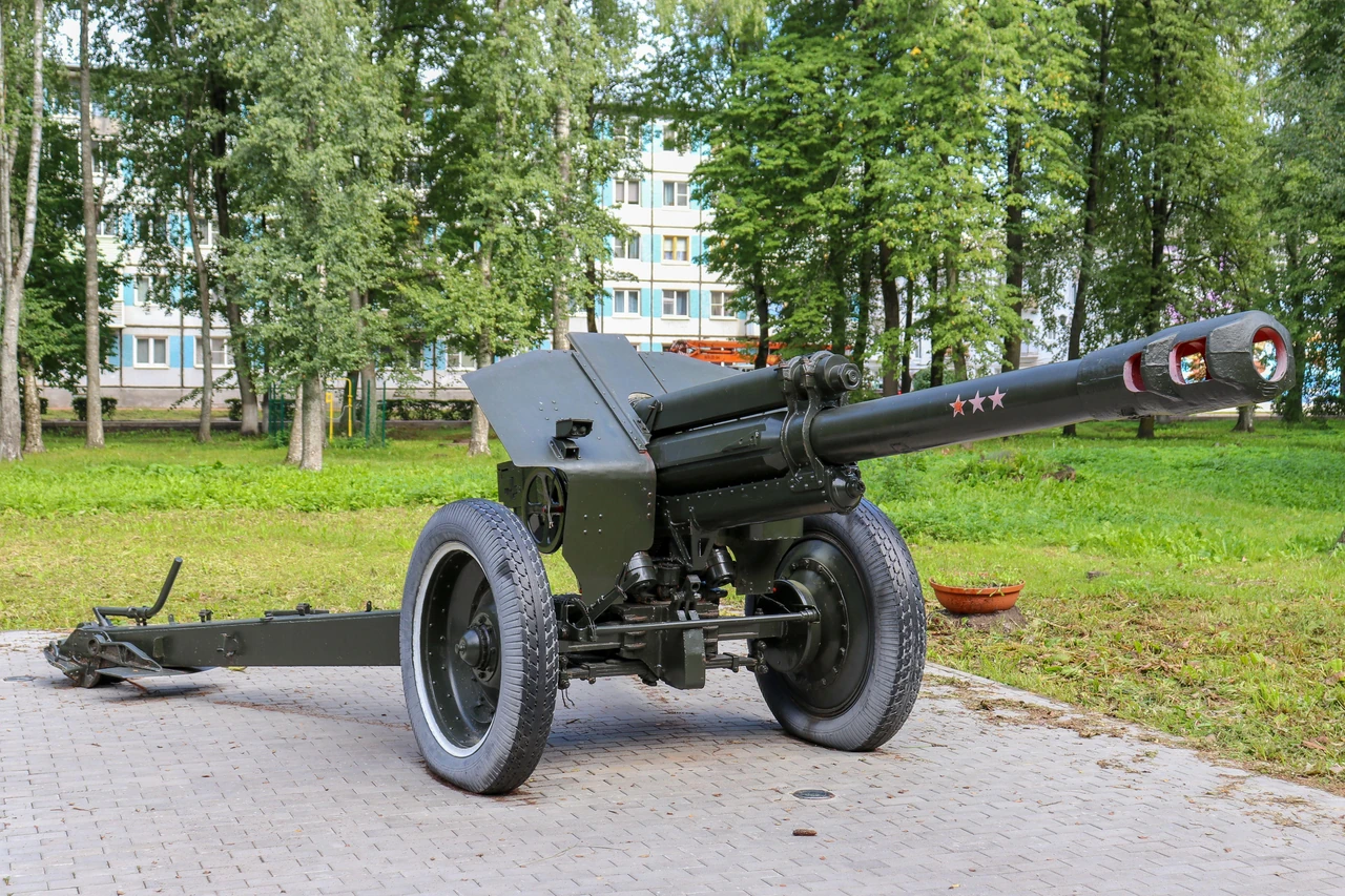 d-1-152-mm-haubytsia-zrazka-1943-roku-povnyi-tekhnichnyi-ta-istorychnyi-ohliad-91c5