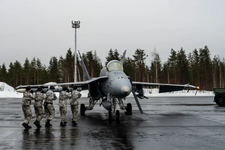 f-18-dlia-ukrainy-finliandiia-hotuietsia-peredaty-shershniv-cf19