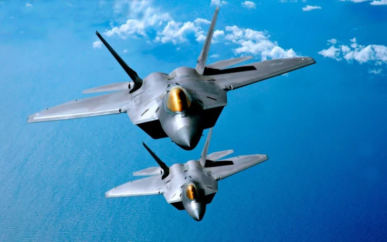 f-22-raptor-revoliutsiia-v-povitrianomu-boiu-d449