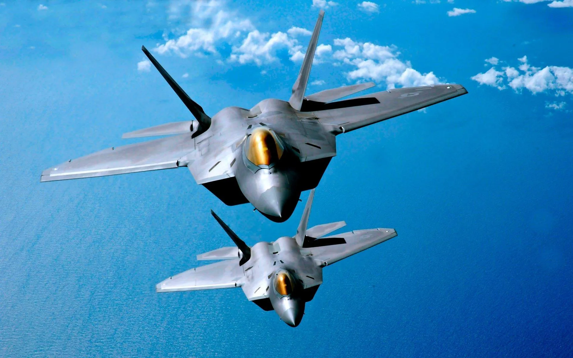 f-22-raptor-revoliutsiia-v-povitrianomu-boiu-d449