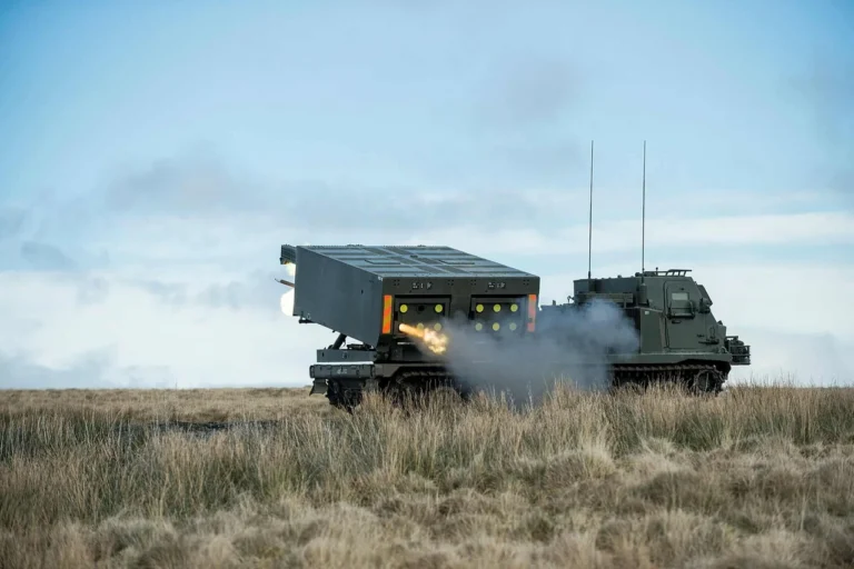 gmlrs-kerovana-raketna-systema-tochnykh-udariv-na-150-kilometriv-396b