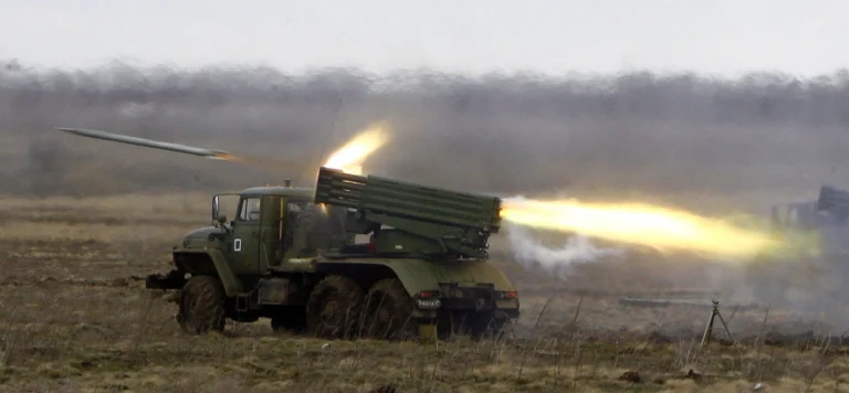 hrad-dalnist-strilby-bm-21-kharakterystyky-vid-20-do-40-km-cd1e