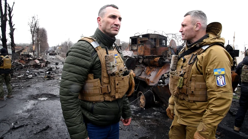 Кличко на руїнах Подолу Києва після атаки РФ 2 червня