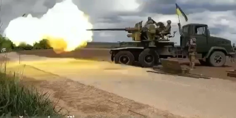 ks-19-100-mm-zenitna-harmata-shcho-perezhyla-epokhy-ta-dosi-vrazhaie-na-fronti-e418