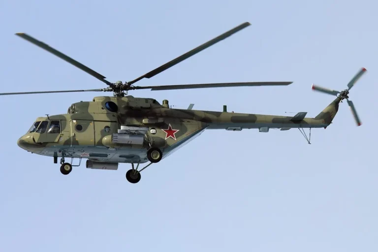 mi-17-helicopter-universalnyi-helikopter-shcho-vzhe-maizhe-piv-stolittia-trymaie-d0fb