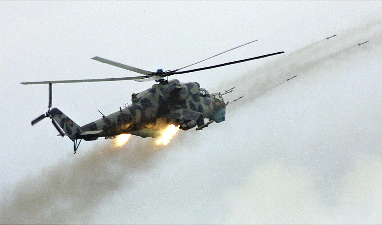 mi-24-unikalnyi-boiovyi-vertolit-shcho-poiednuie-vohon-i-desant-2211