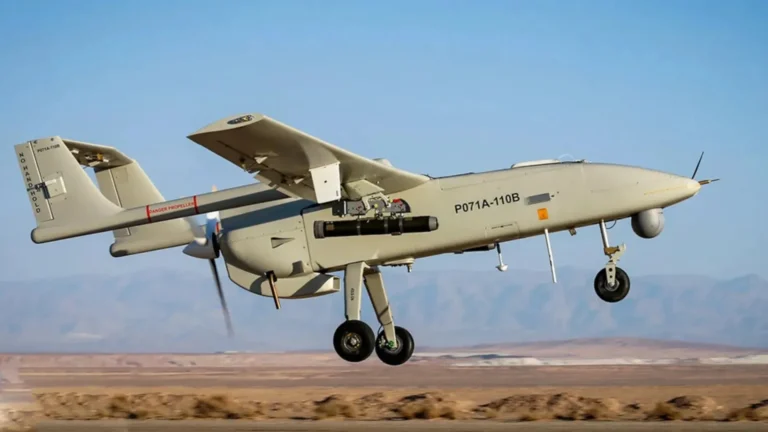 mohajer-6-iranskyi-bahatotsilovyi-boiovyi-dron-shcho-poiednuie-rozvidku-ta-prets-6f48