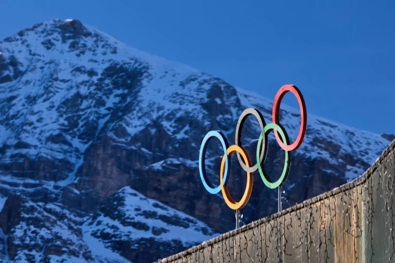 olimpiiski-kiltsia-vichnyi-symvol-iednosti-liudstva-5a30