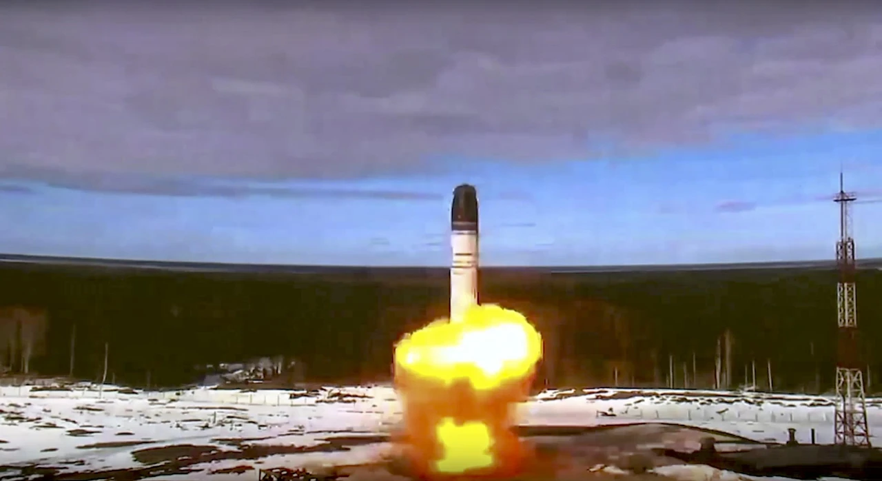 raketa-sarmat-naivazhcha-mizhkontynentalna-balistychna-raketa-d097
