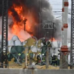 Пожежники гасять пожежу на складах сірки після удару РФ під Сумами