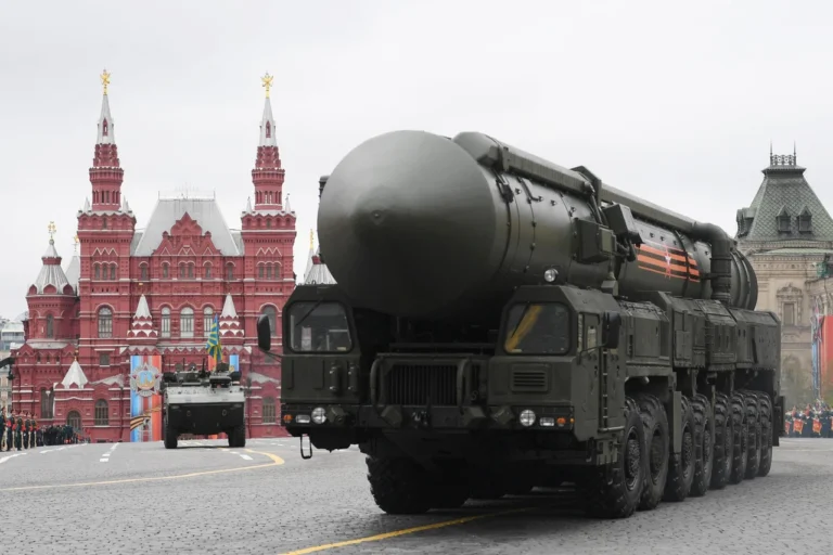 rs-28-sarmat-radius-urazhennia-hlobalna-potuzhnist-naivazhchoi-mbr-suchasnosti-b22f