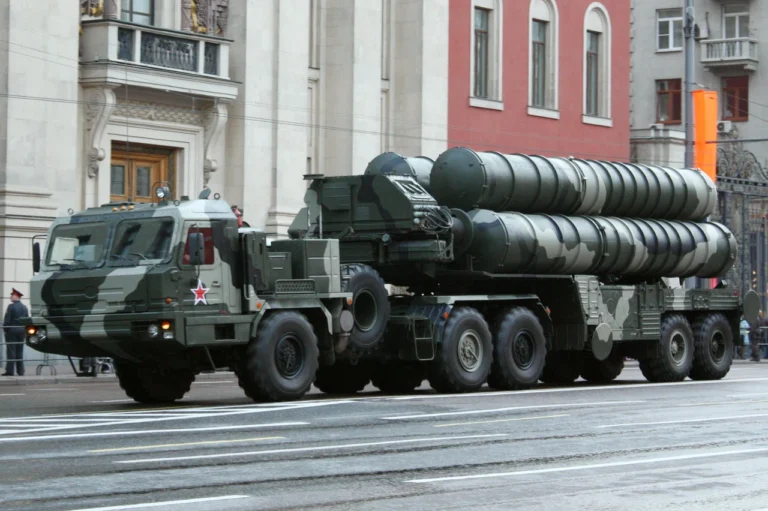 s-400-raketa-zrs-s-400-triumf-tekhnichni-mozhlyvosti-arsenal-raket-ta-realne-zas-4a75