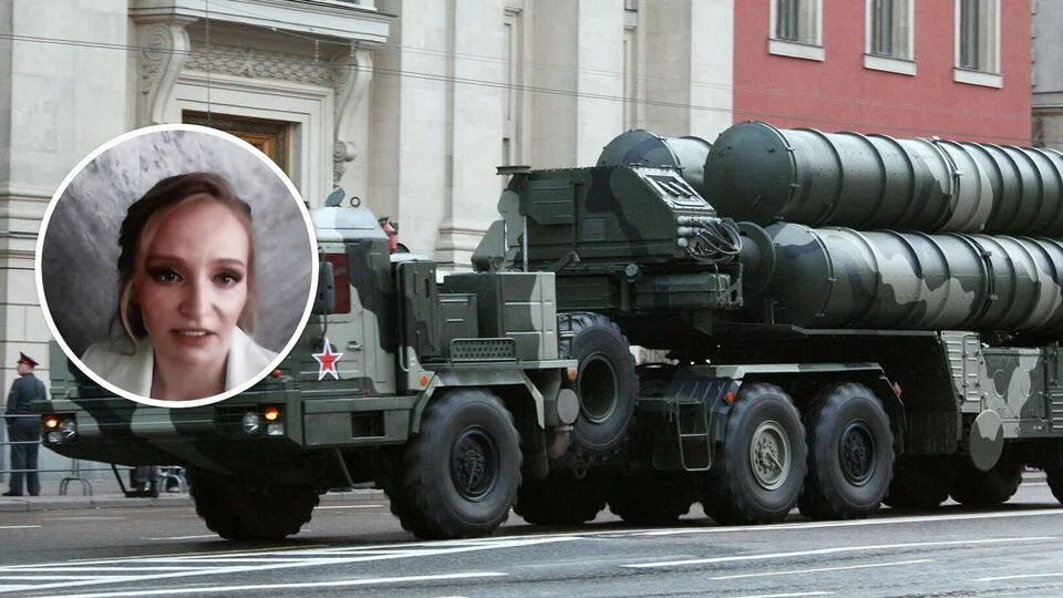С-400 біля фонду Катерини Тихонової в центрі Москви