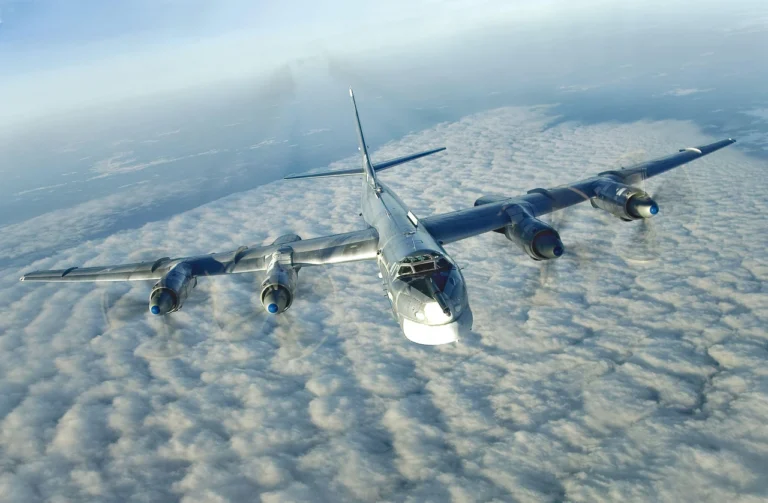skilky-tu-95-maie-rosiia-realnyi-stan-stratehichnykh-bombarduvalnykiv-u-2026-rot-01f6
