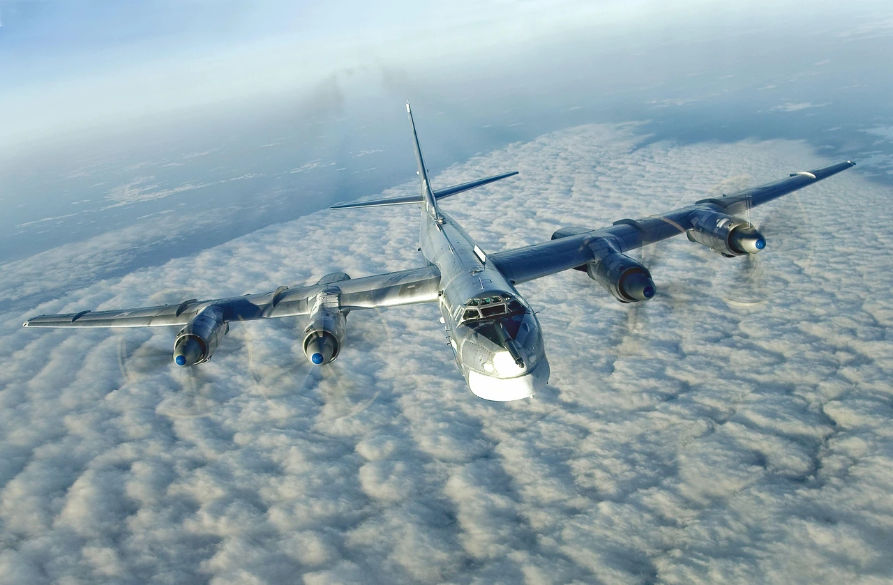 skilky-tu-95-maie-rosiia-realnyi-stan-stratehichnykh-bombarduvalnykiv-u-2026-rot-01f6