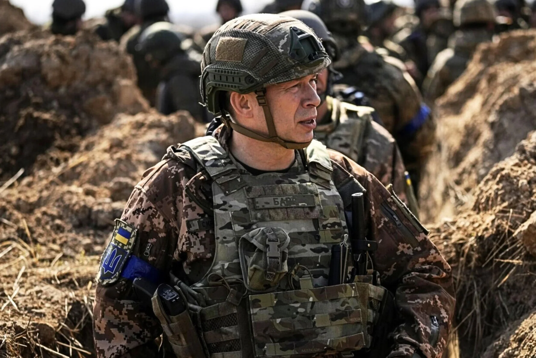 Олександр Сирський у формі на позиціях ЗСУ в Бахмуті