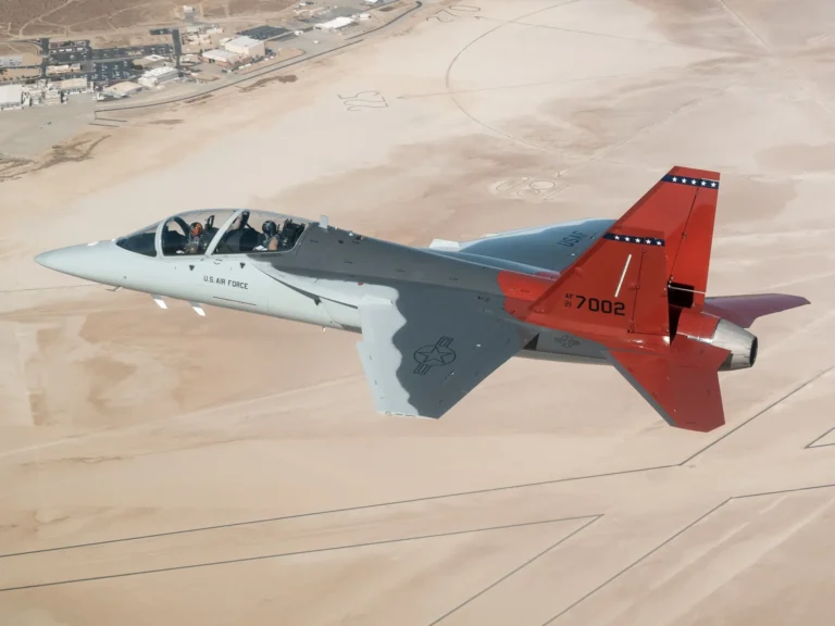 t-7-red-hawk-novyi-etalon-pidhotovky-pilotiv-vps-ssha-67da